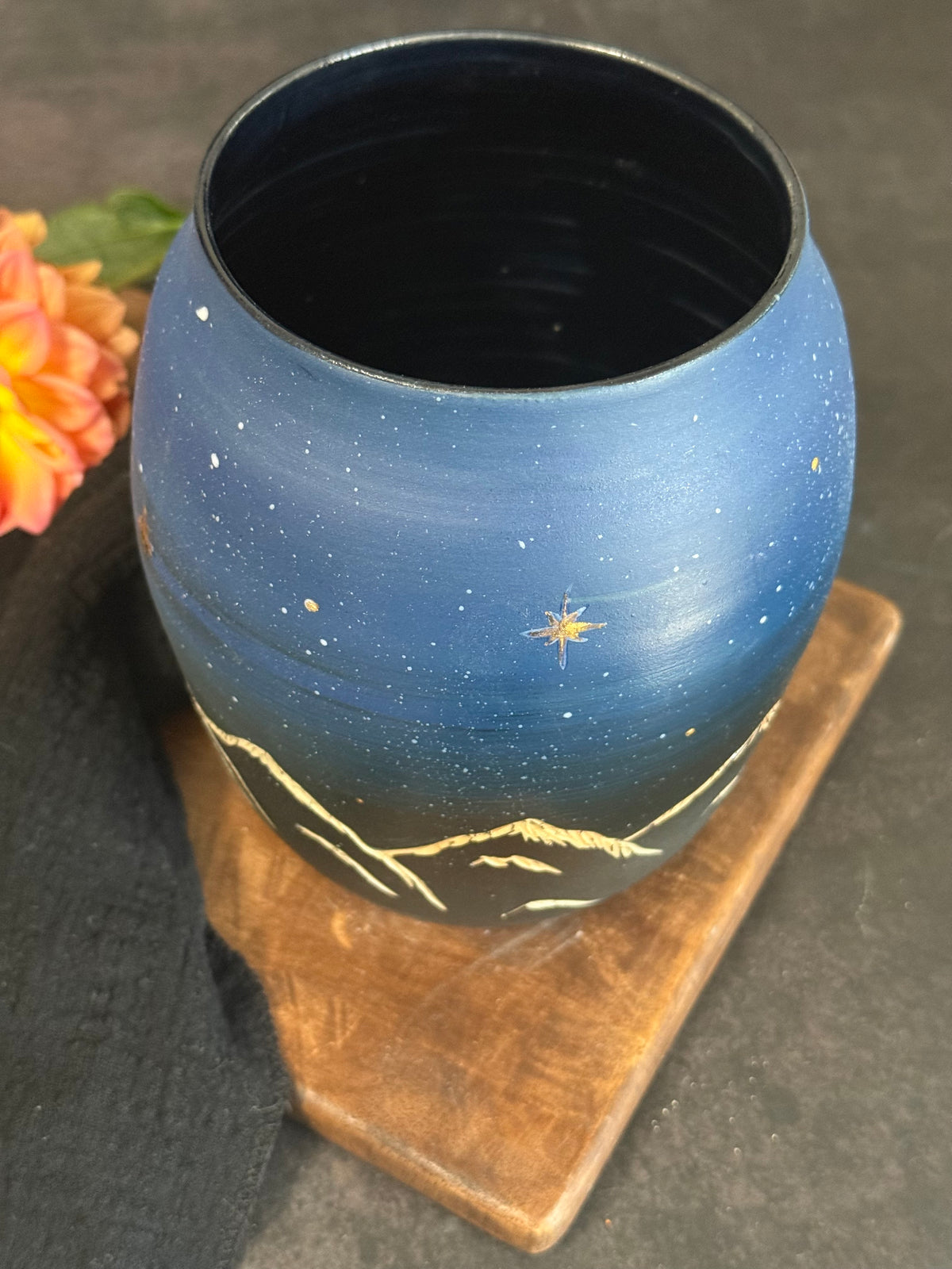 Vase "Midnight Mountains" mit Echtgold