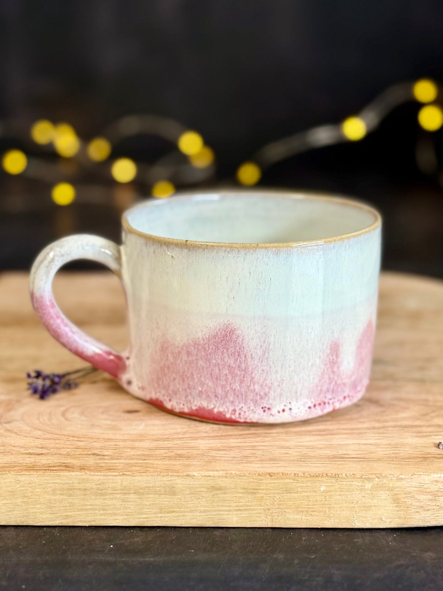 Oasis Tasse in Pink/Weiß Spots, 380ml
