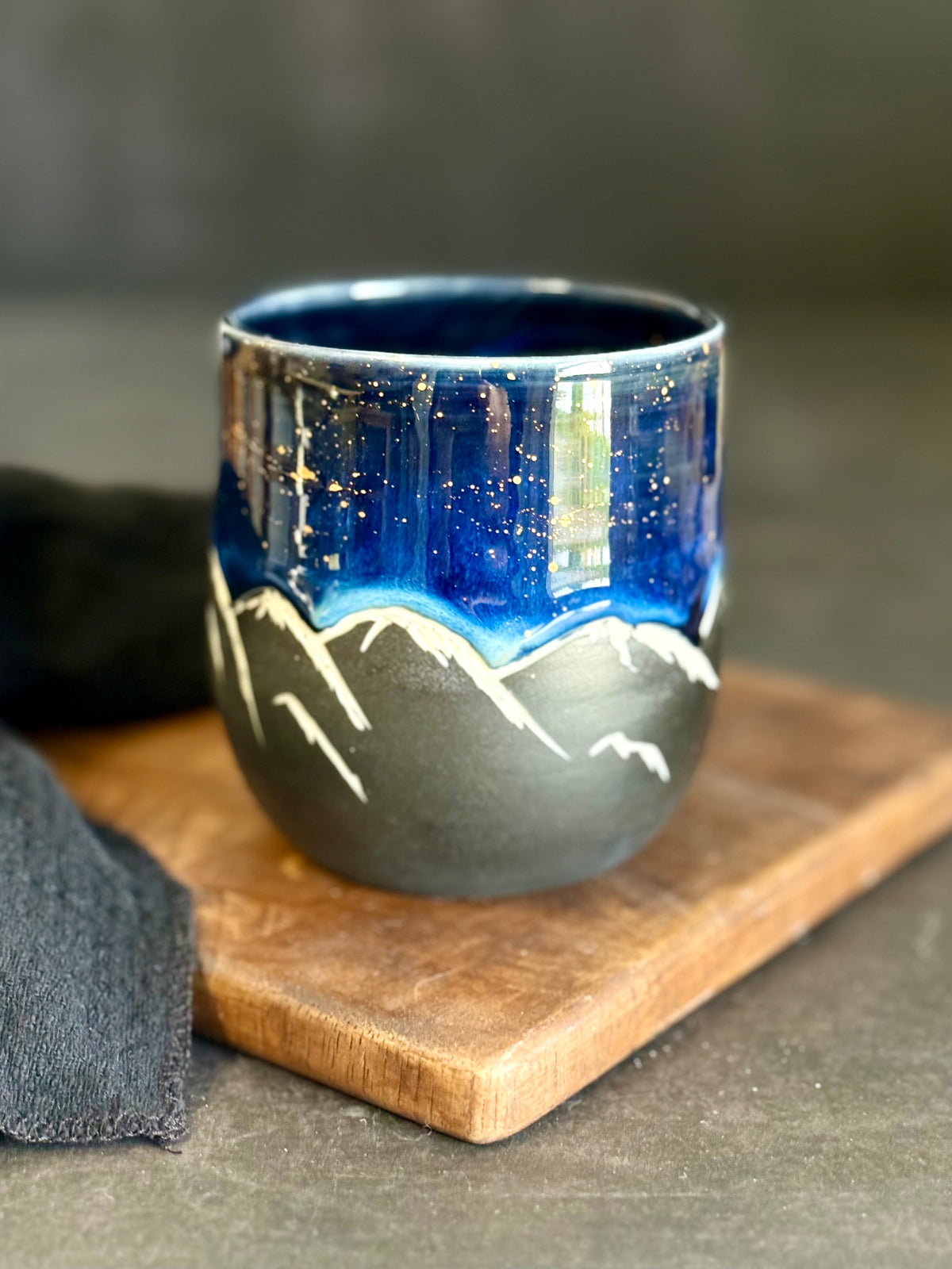 Porzellanbecher "Galaxy Mountains" mit Echtgold,300ml #386