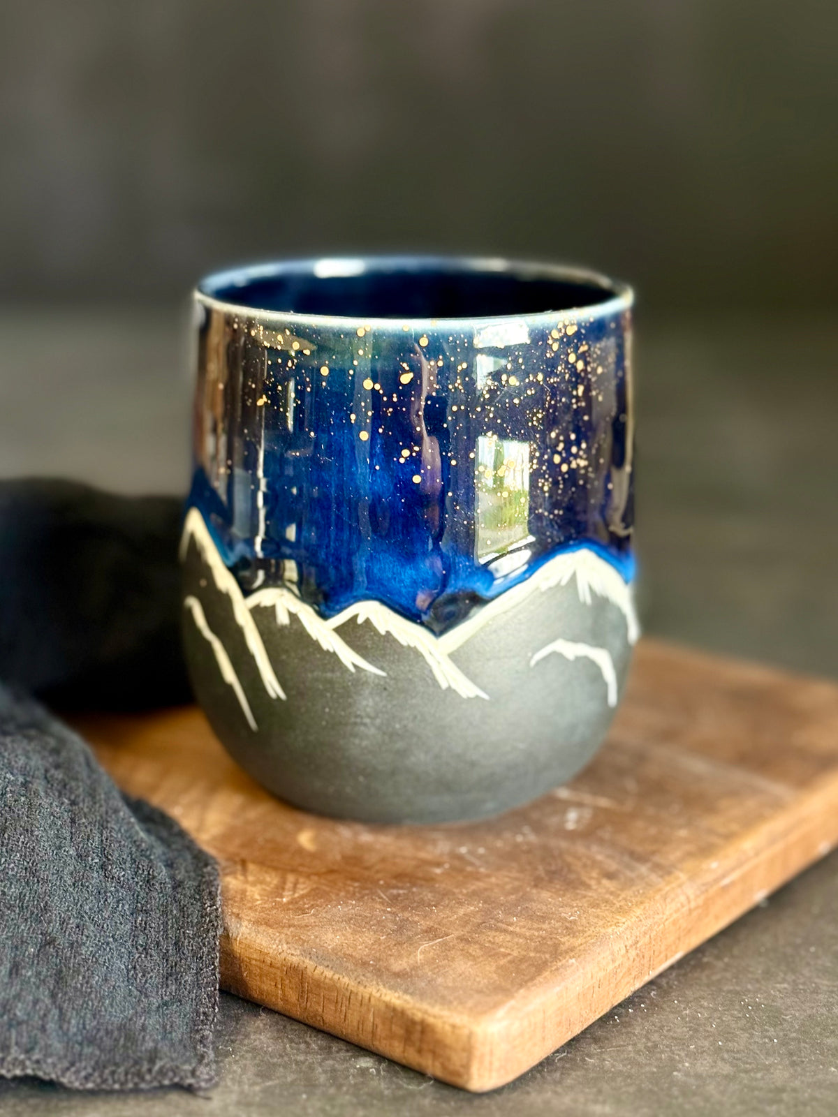 Porzellanbecher "Galaxy Mountains" mit Echtgold,370ml #389