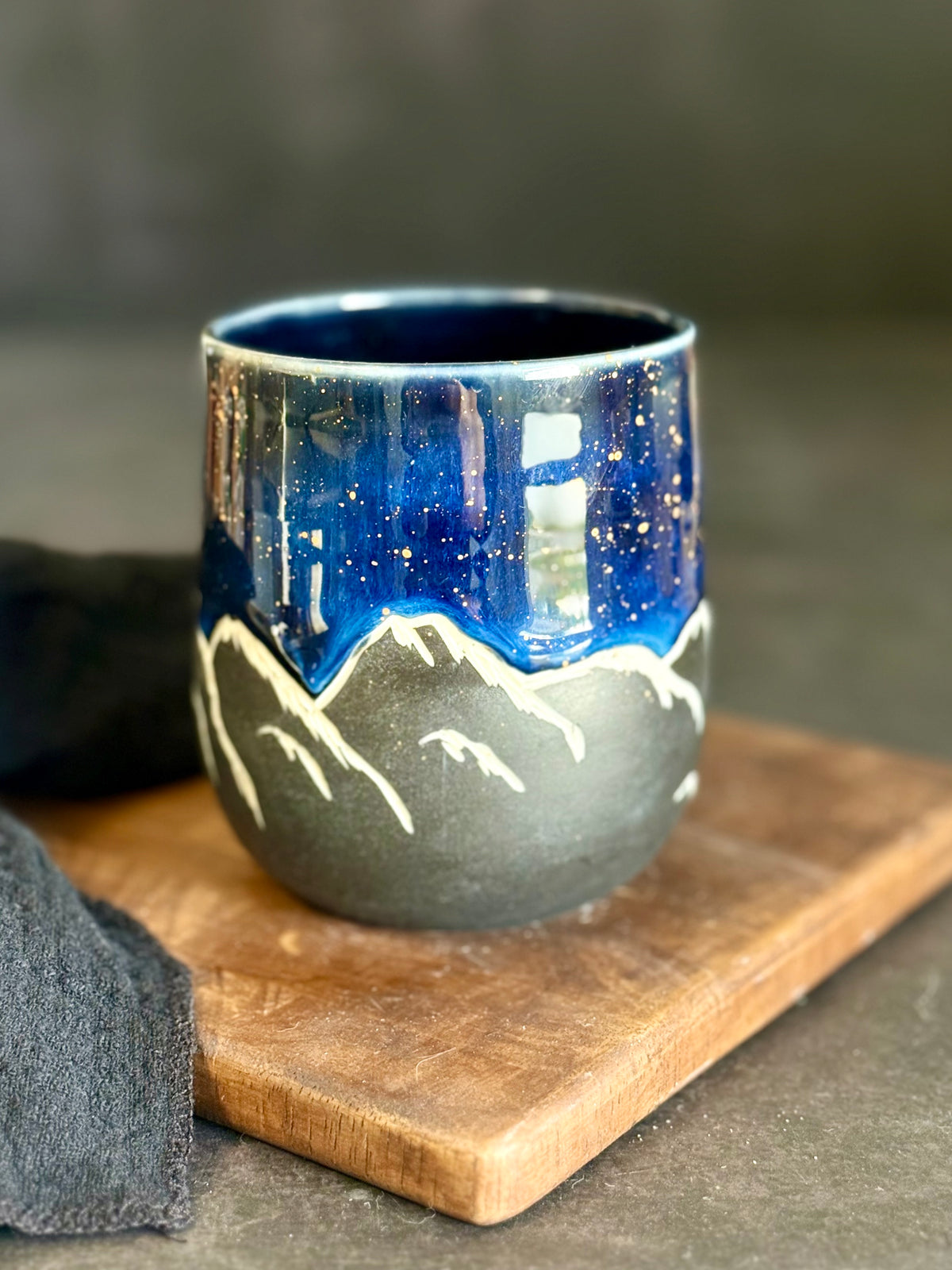 Porzellanbecher "Galaxy Mountains" mit Echtgold,370ml #389