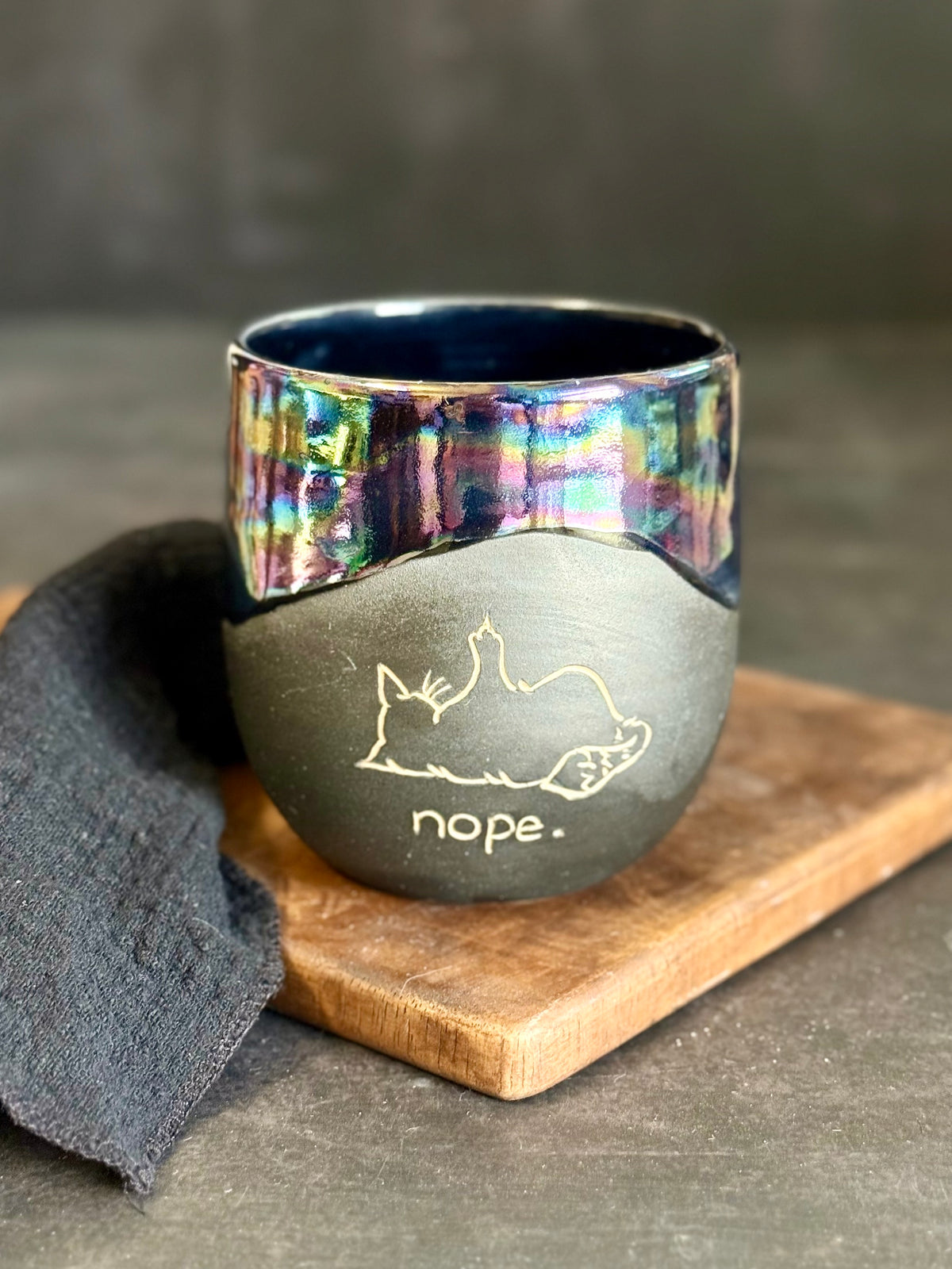 Black Nope Becher in "Black Rainbow" mit iriserenden Effekt, 400ml, #396