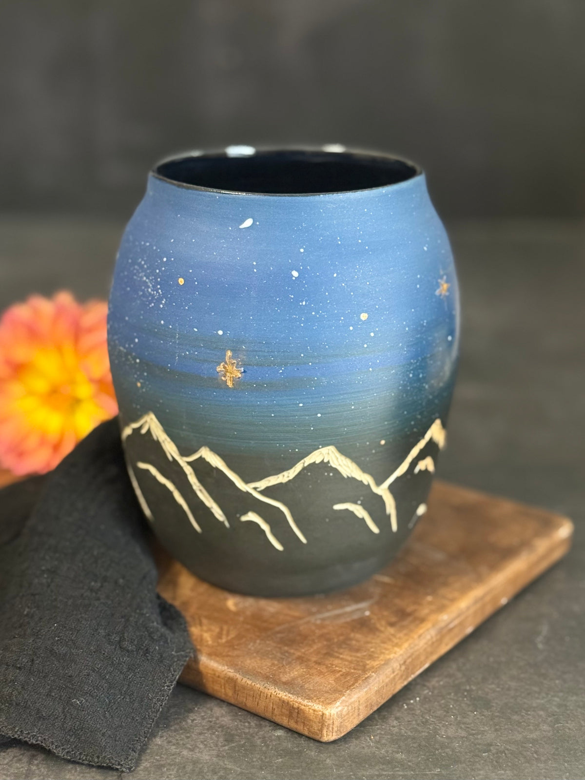 Vase "Midnight Mountains" mit Echtgold