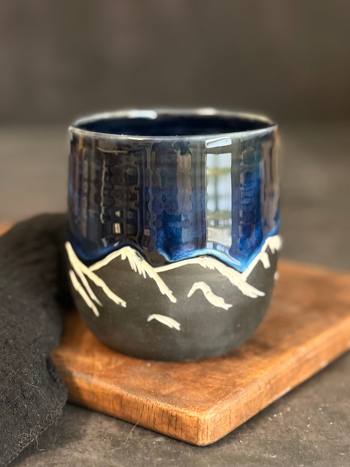 Porzellanbecher "Mountain Galaxy", 340ml