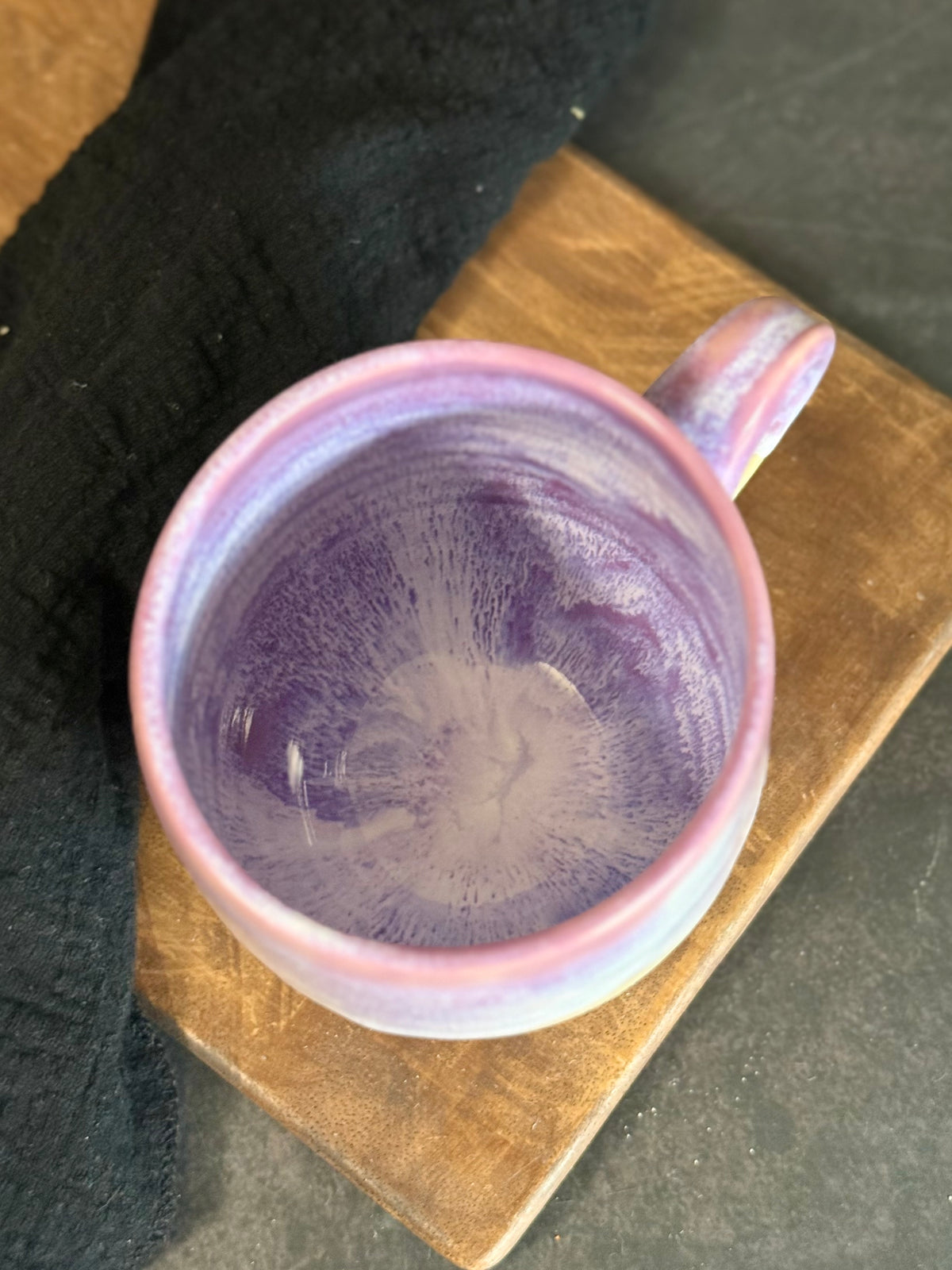 Tasse in Lila Waves, 400ml