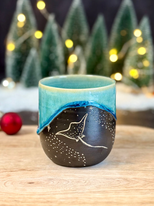 Becher in "Lagoon" mit Rochen, 350ml