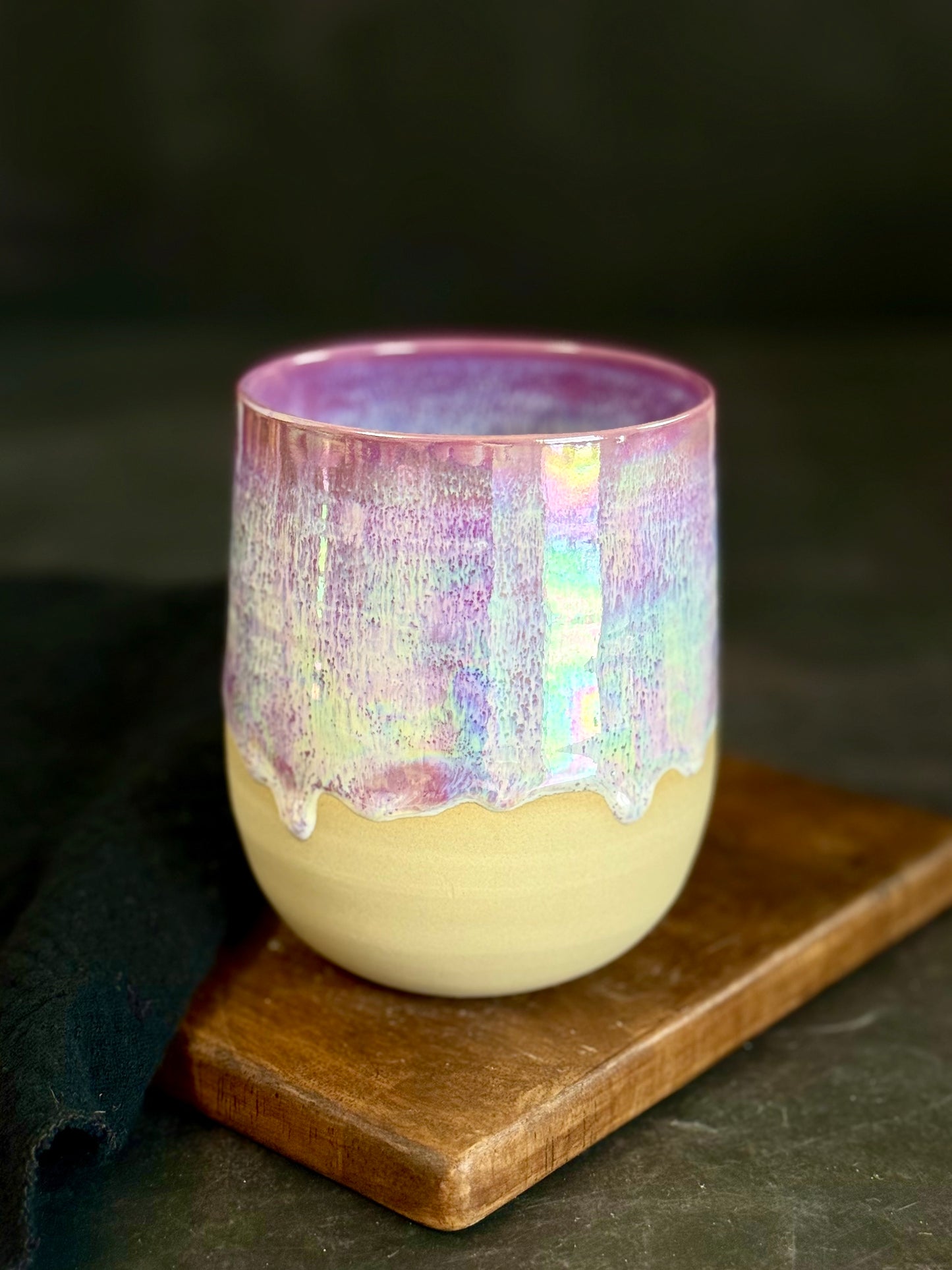 Nope Becher in "Lila Regenbogen" mit iriserenden Effekt, 420ml, #247
