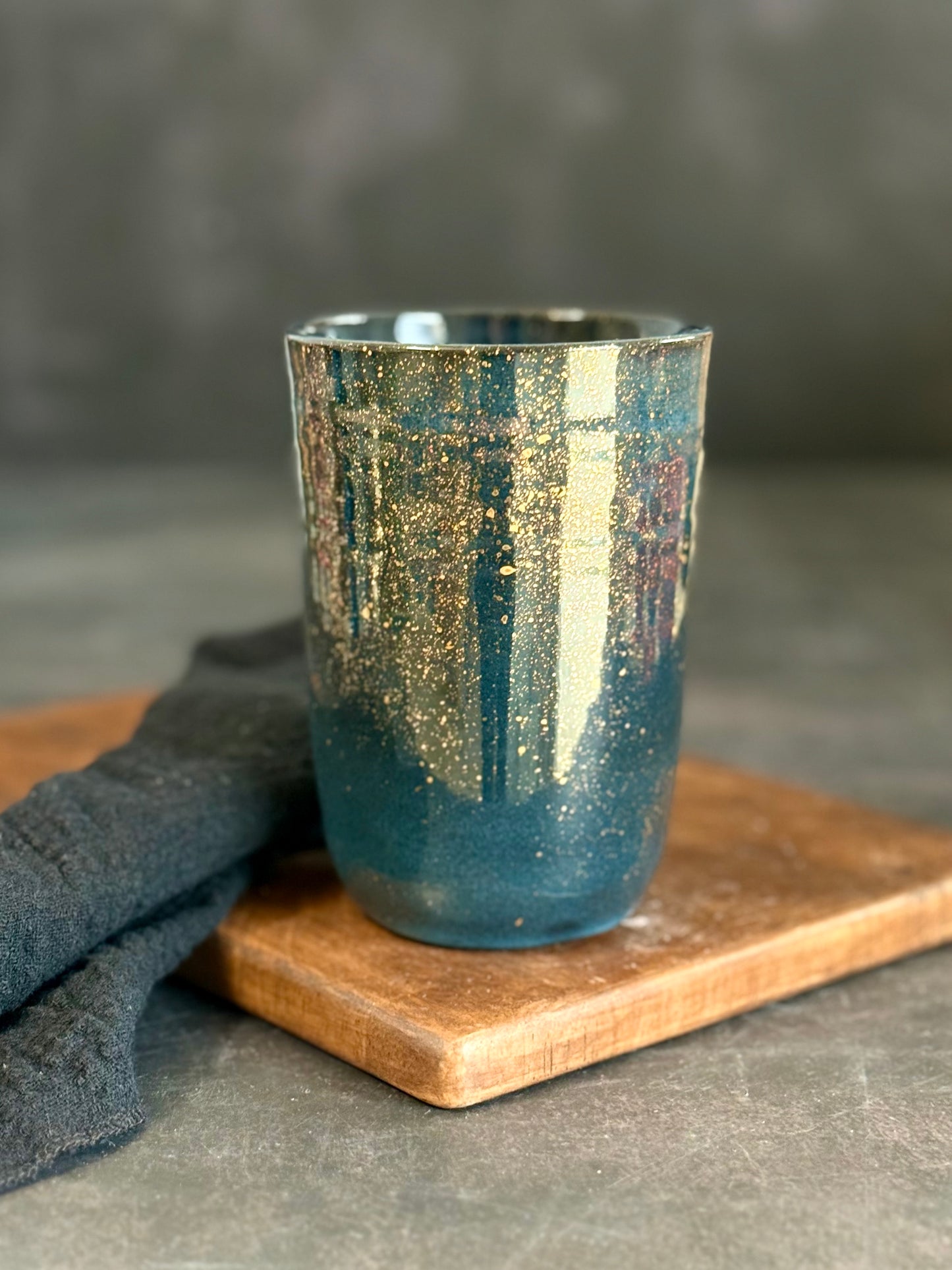 Lattebecher in "Stardust" mit Echtgold, 370ml, #266