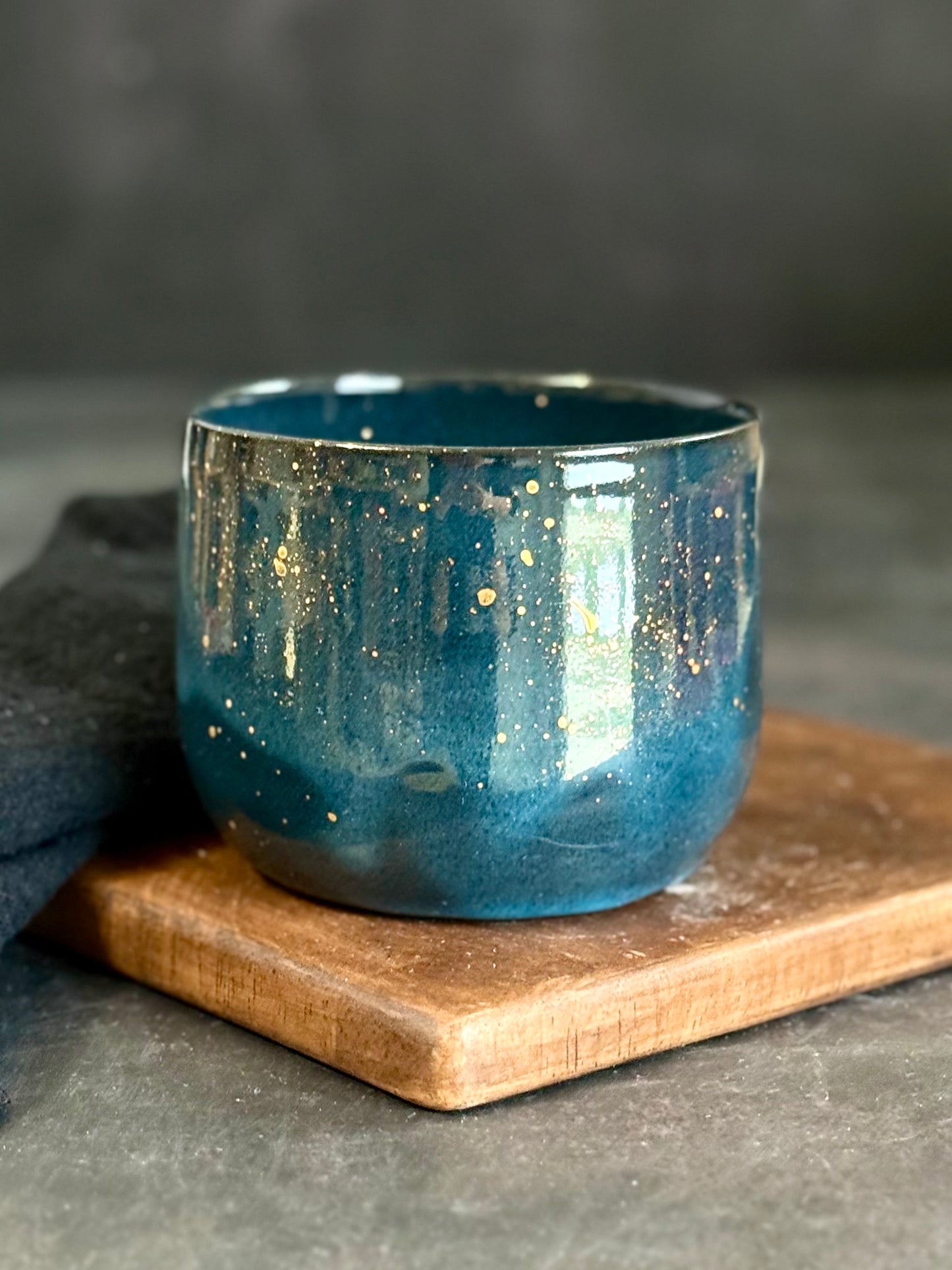 Becher in "Stardust" mit Echtgold, 340ml, #267